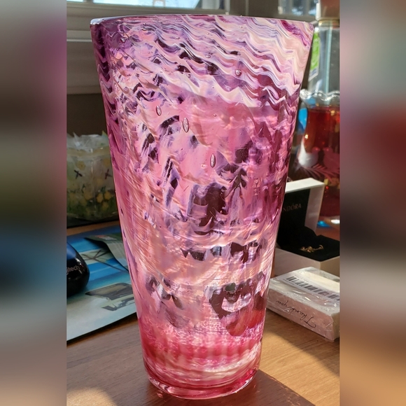 Handblown Pink and White Wavy/Swirl Art Glass Vase Signed - Picture 6 of 16